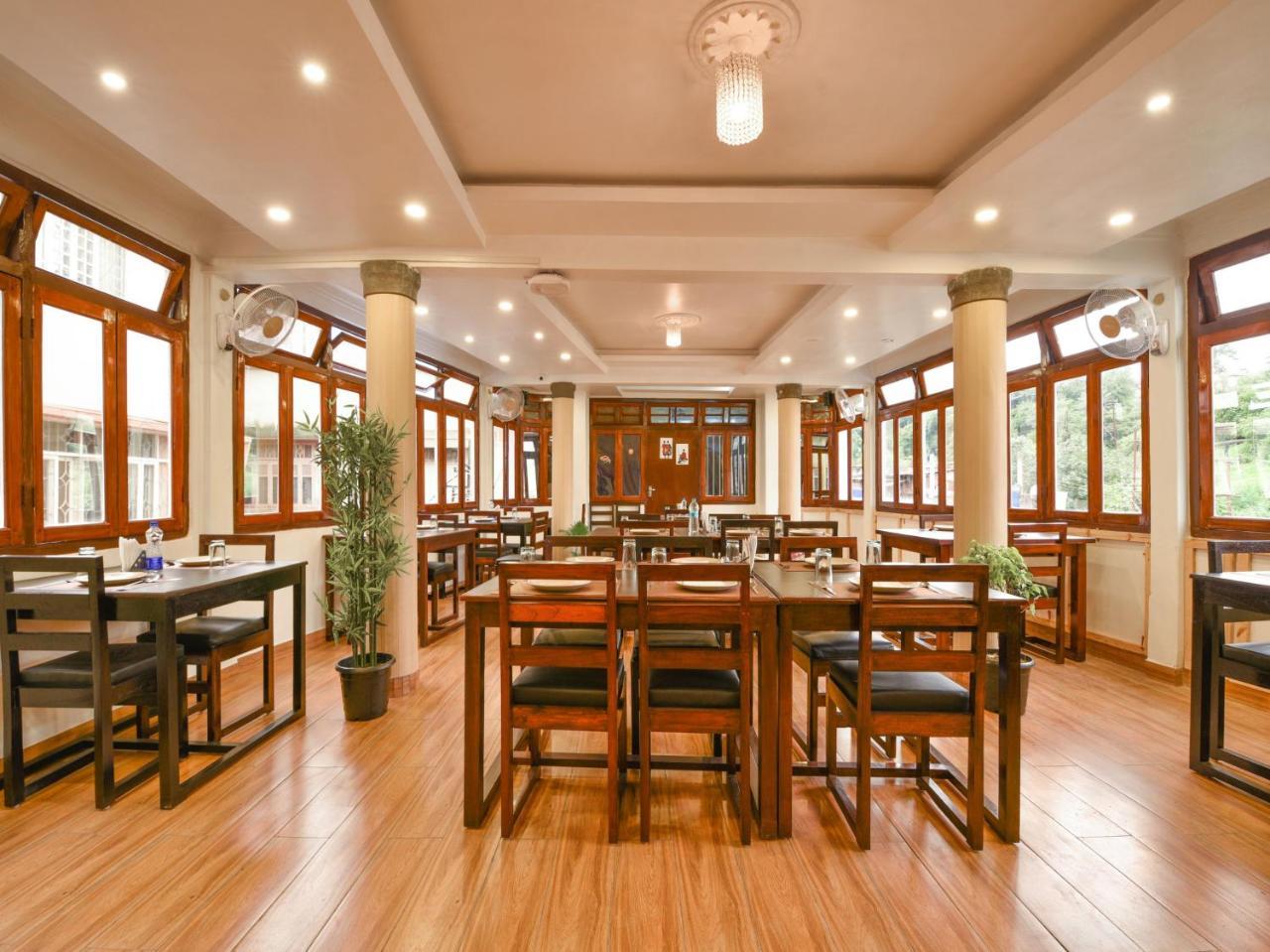 Hotel Indiana Shillong Kültér fotó