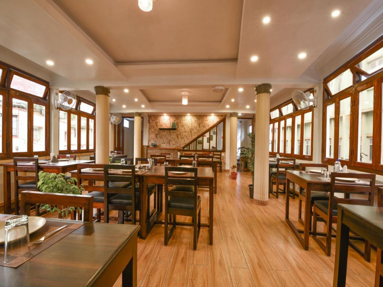 Hotel Indiana Shillong Kültér fotó